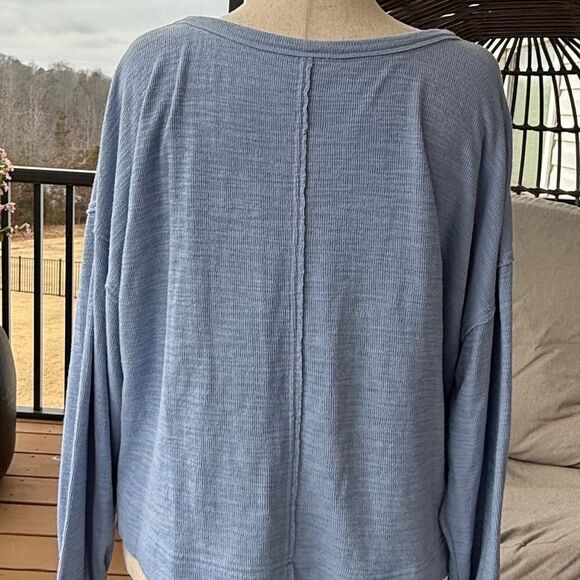 AERIE LONG SLEEVE INCREDIBLY SOFT POCKET TEE LG - Picture 2 of 4